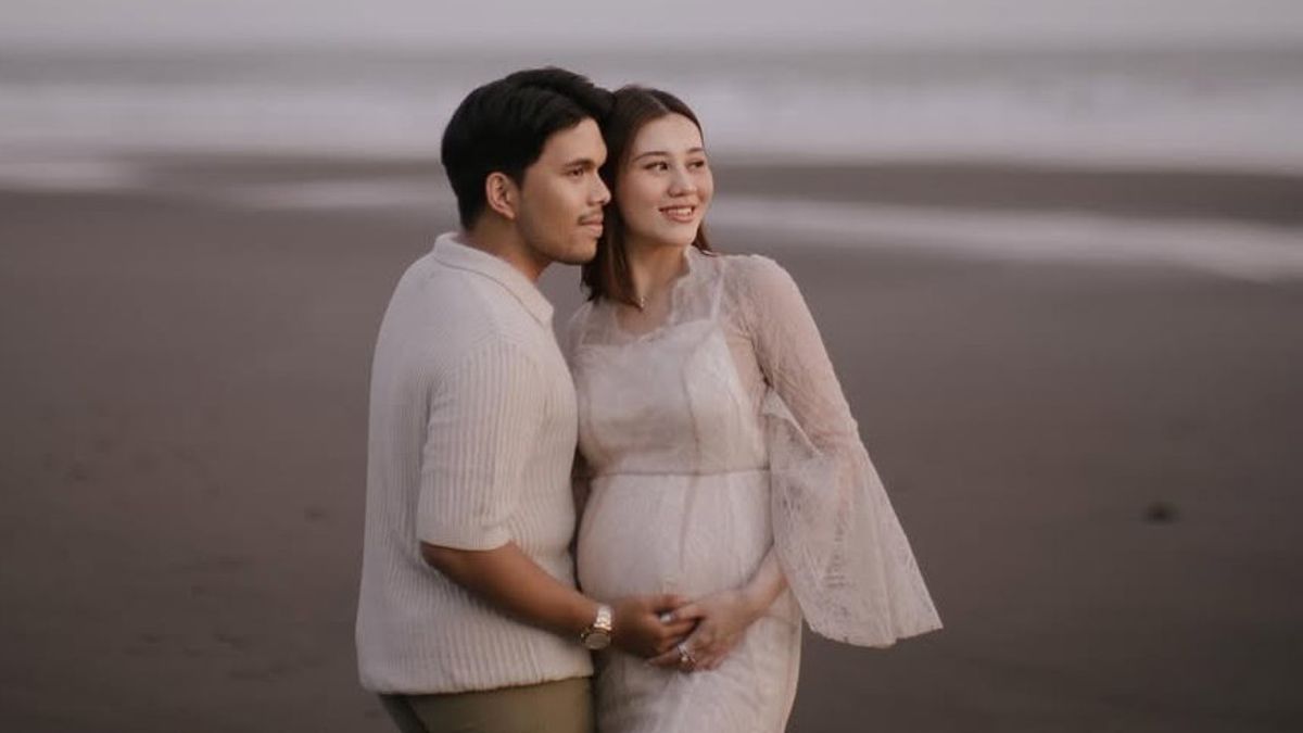 Tak Ingin Kehilangan Sedikitpun Momen Anak , Aaliyah Massaid dan Thariq Halilintar Putuskan Tanpa Babysitter